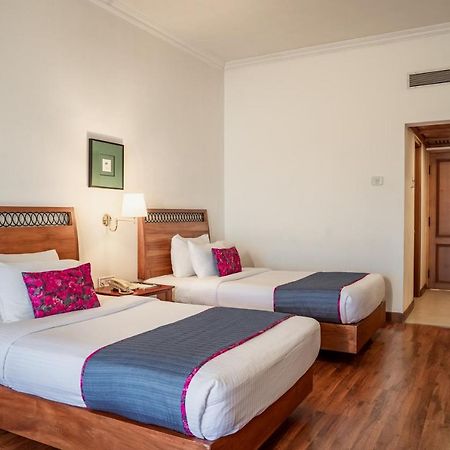 The Avenue Regent Hotel Kochi Buitenkant foto