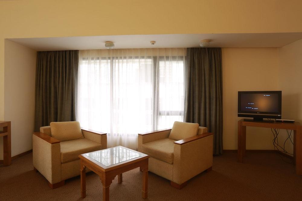 The Avenue Regent Hotel Kochi Buitenkant foto