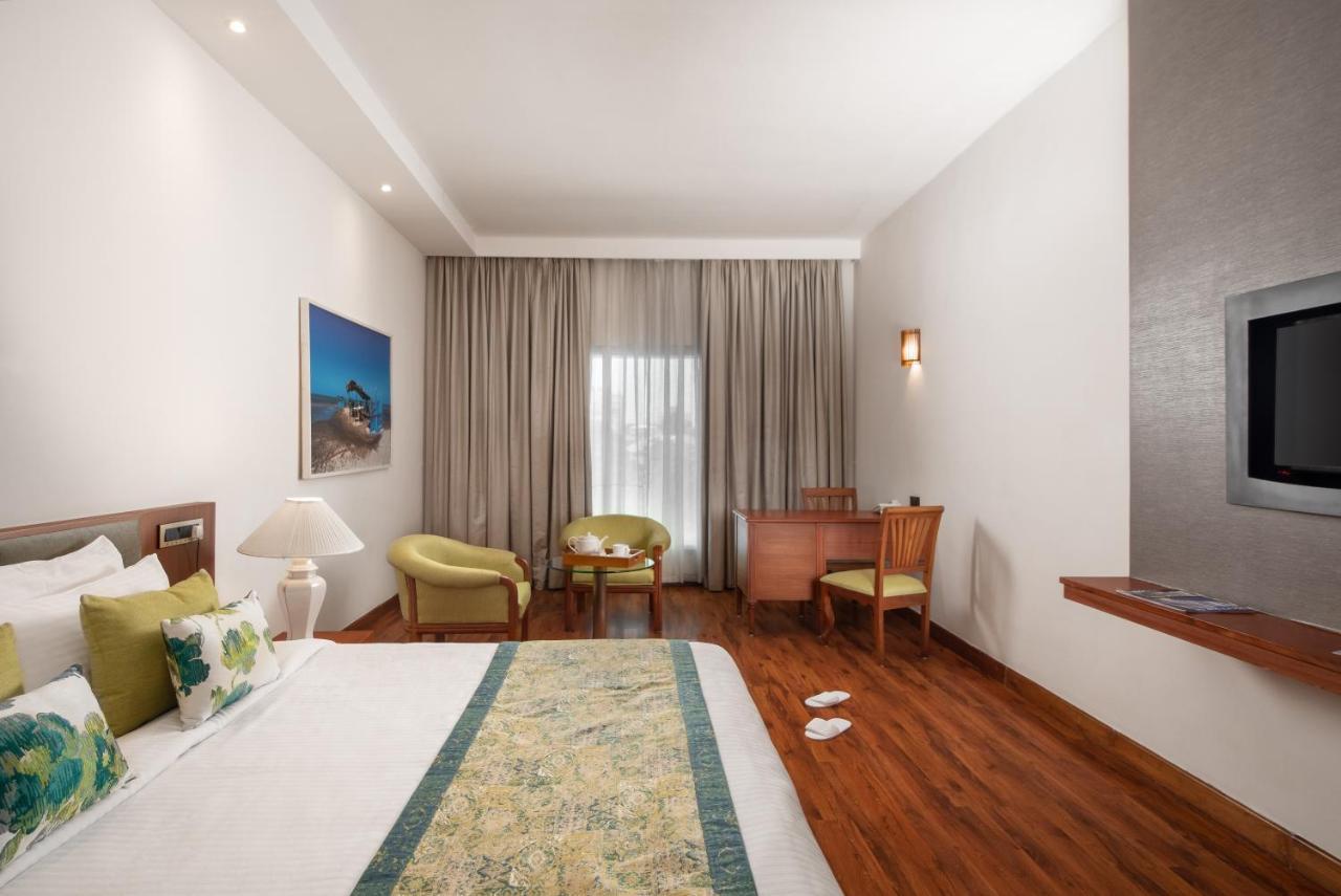 The Avenue Regent Hotel Kochi Buitenkant foto
