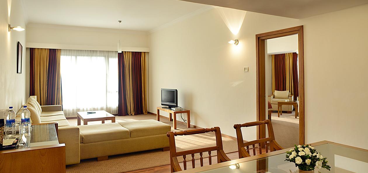 The Avenue Regent Hotel Kochi Buitenkant foto